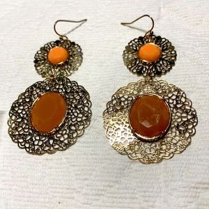 Tan stone earrings with filigree gold trim #038